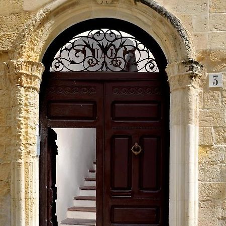 Palazzo Rudiae - Sant'Irene Apartment เลชเช ภายนอก รูปภาพ