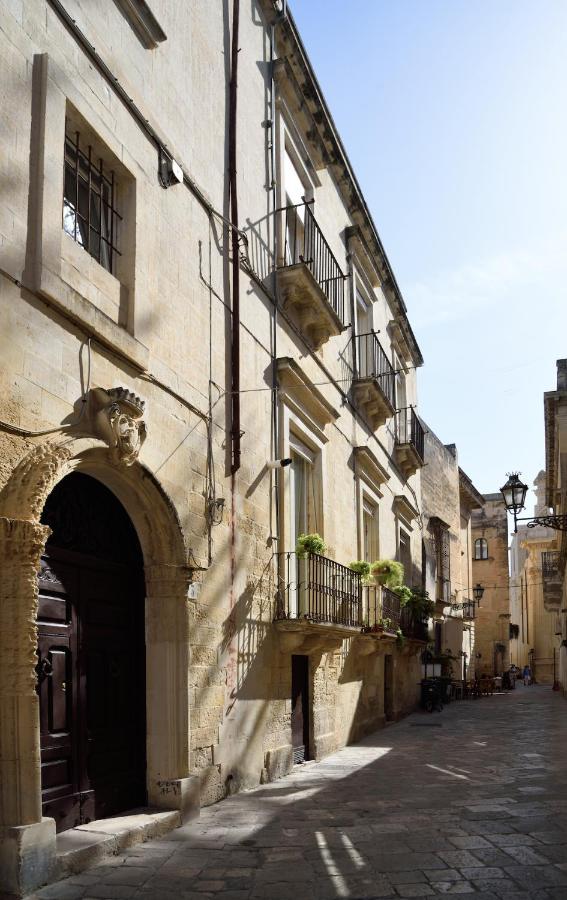 Palazzo Rudiae - Sant'Irene Apartment เลชเช ภายนอก รูปภาพ